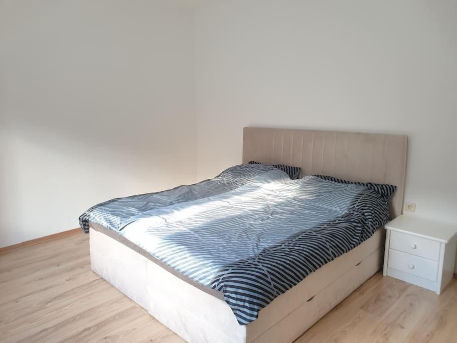 Schoene 2 Zimmer Wohnung Im Herzen Von Gleisdorf Exterior photo